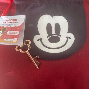 🆕 Disney Mickey Mouse Black and White Pouch with Gold Key